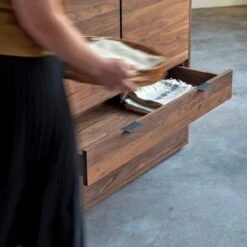 Senson - Armoire De Rangement En Noyer Massif 13 Senson - Armoire De Rangement En Noyer Massif -Magasin De Meubles 1200 1200 armoire de rangement en noyer massif senson 5