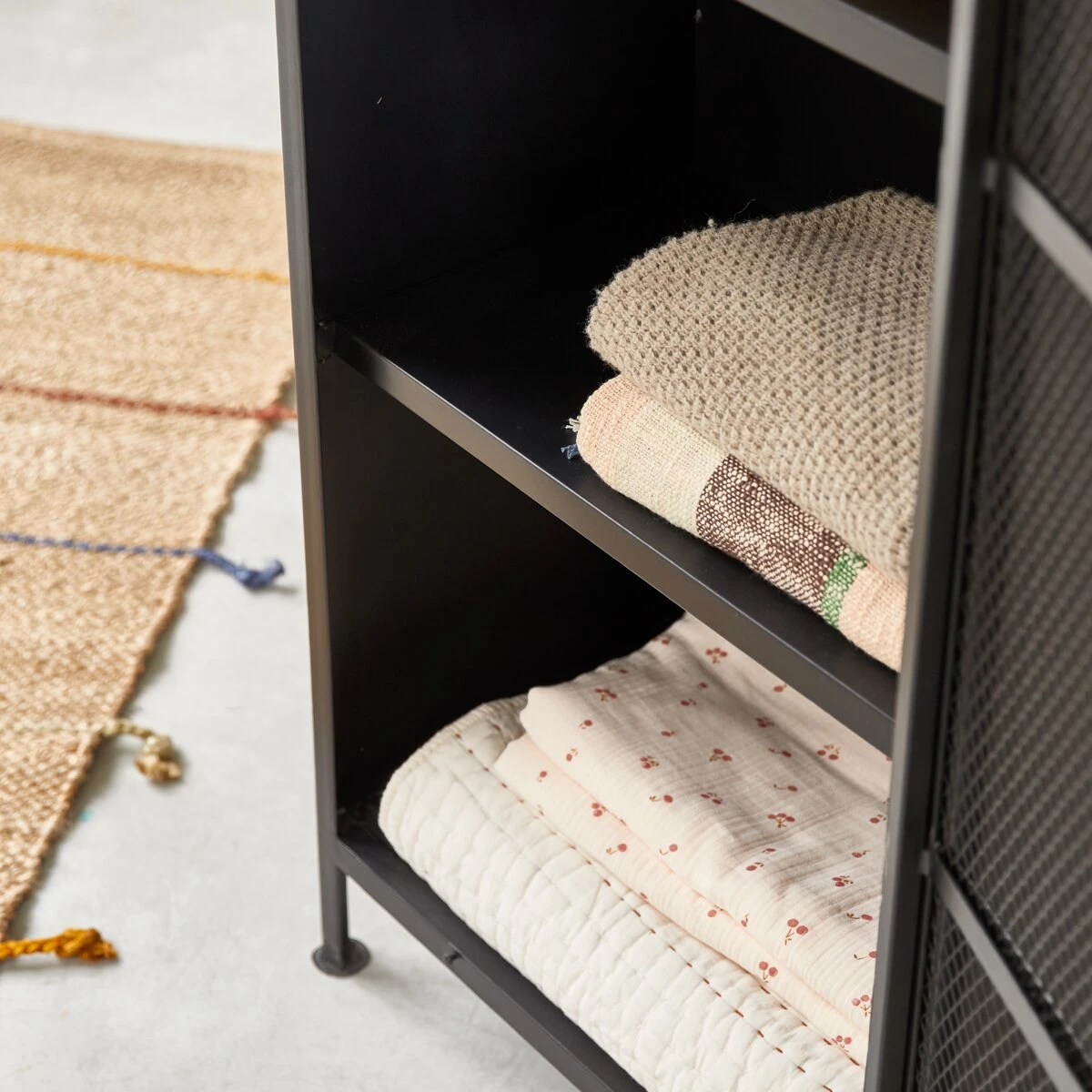 Alma - Armoire Grillagée Enfant En Métal 4 Alma - Armoire Grillagée Enfant En Métal – Image 2