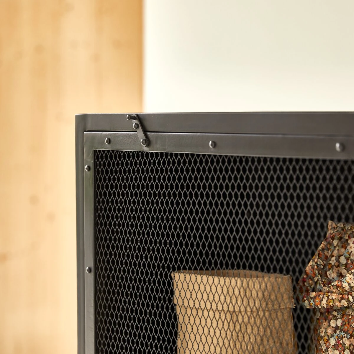 Alma - Armoire Grillagée Enfant En Métal 7 Alma - Armoire Grillagée Enfant En Métal – Image 5