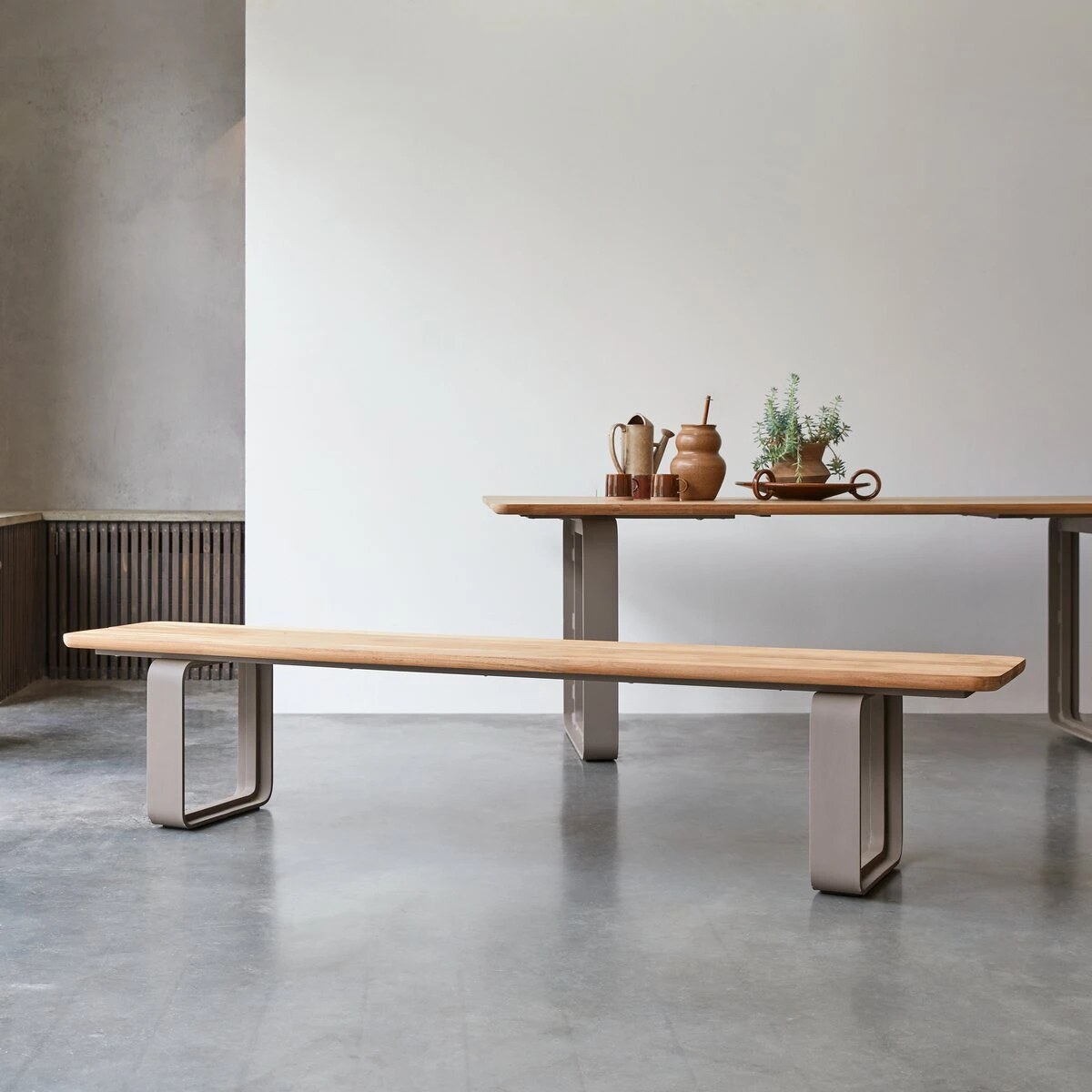 Harper - Banc En Teck Massif Et Aluminium 6 Harper - Banc En Teck Massif Et Aluminium – Image 4