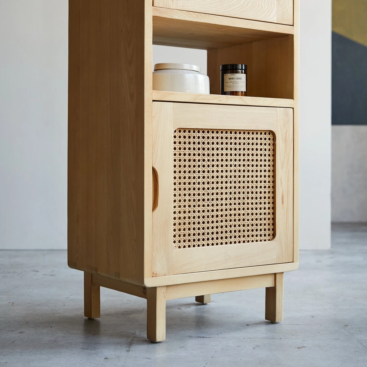 Luis - Bibliothèque Basse En Orme Massif Et Cannage 4 Luis - Bibliothèque Basse En Orme Massif Et Cannage – Image 2