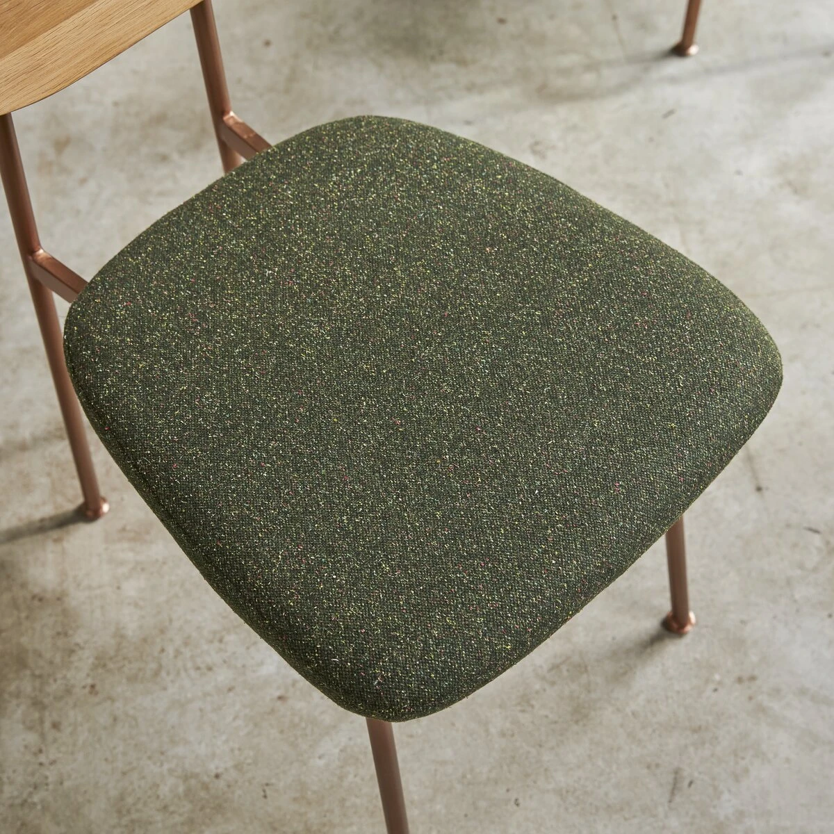 Yutapi - Chaise Kaki En Chêne 4 Yutapi - Chaise Kaki En Chêne – Image 2