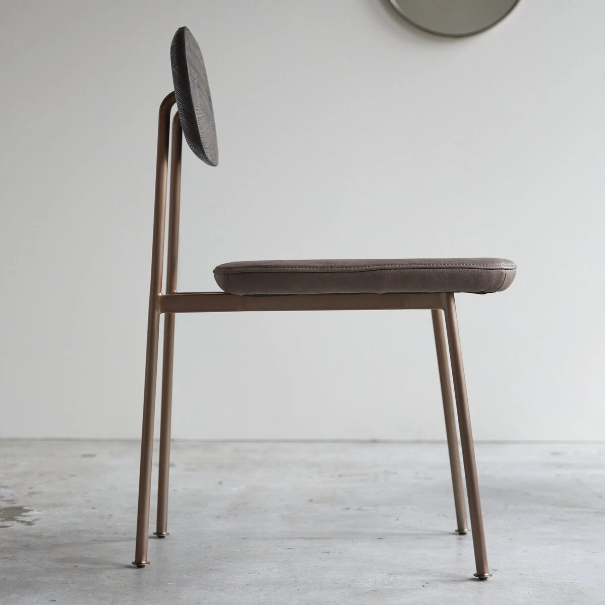 Yutapi - Chaise Mohawk Choco En Chêne Massif 4 Yutapi - Chaise Mohawk Choco En Chêne Massif – Image 2