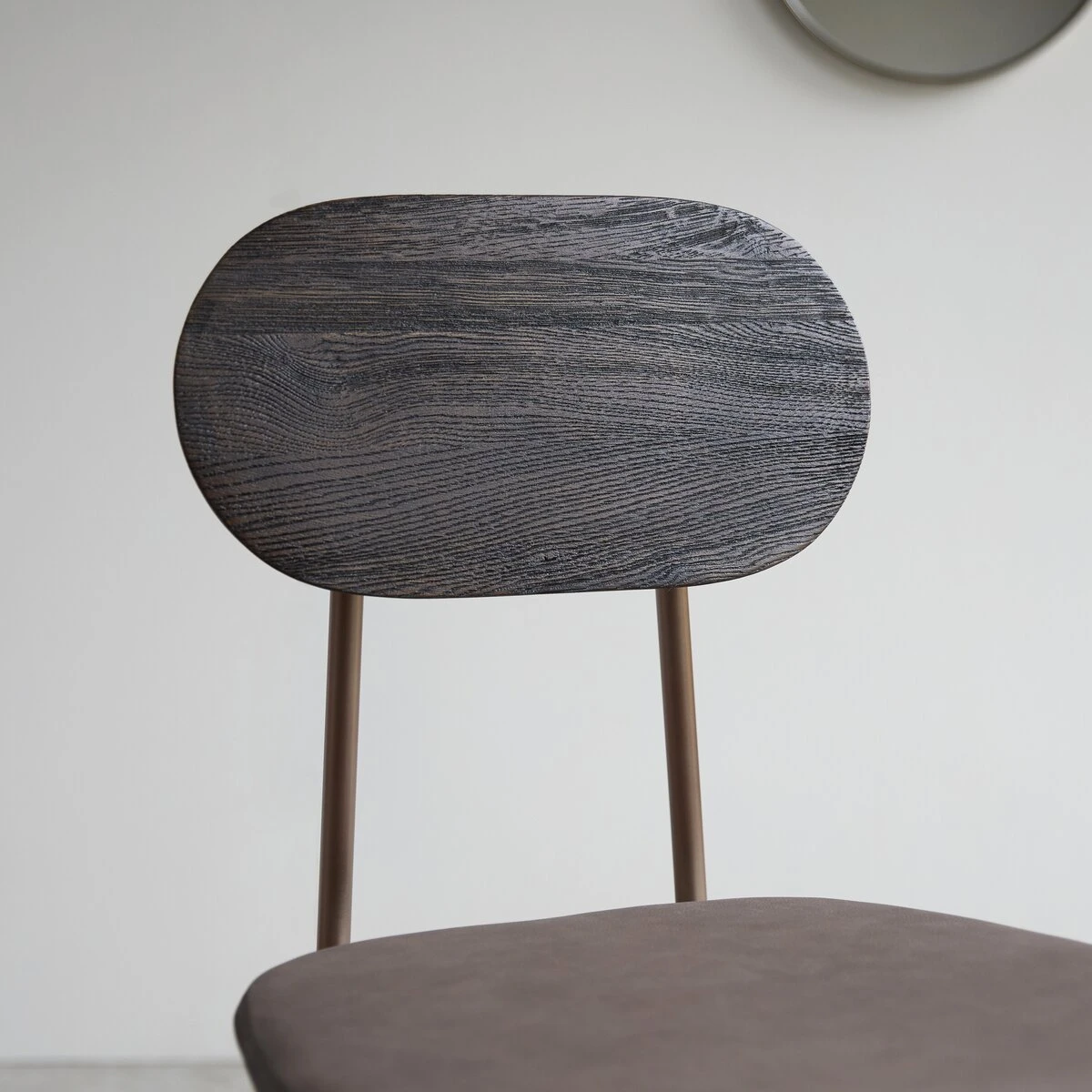 Yutapi - Chaise Mohawk Choco En Chêne Massif 5 Yutapi - Chaise Mohawk Choco En Chêne Massif – Image 3