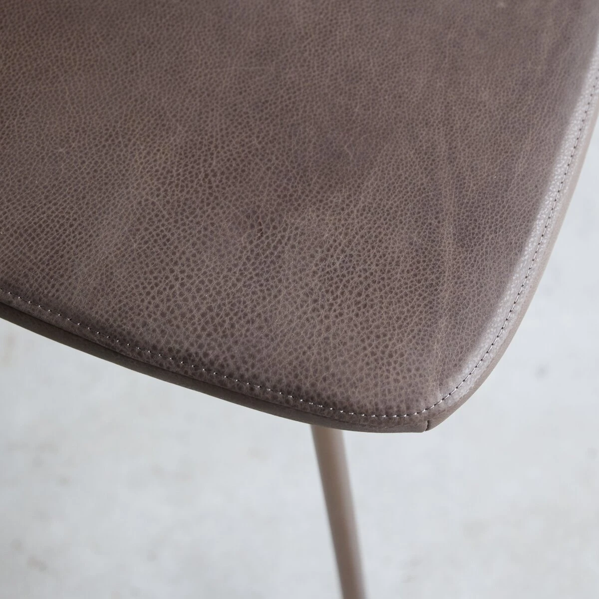 Yutapi - Chaise Sienna Choco En Cuir 8 Yutapi - Chaise Sienna Choco En Cuir – Image 6