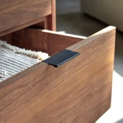 Senson - Commode En Noyer Massif -Magasin De Meubles 1200 1200 commode en noyer massif senson 6