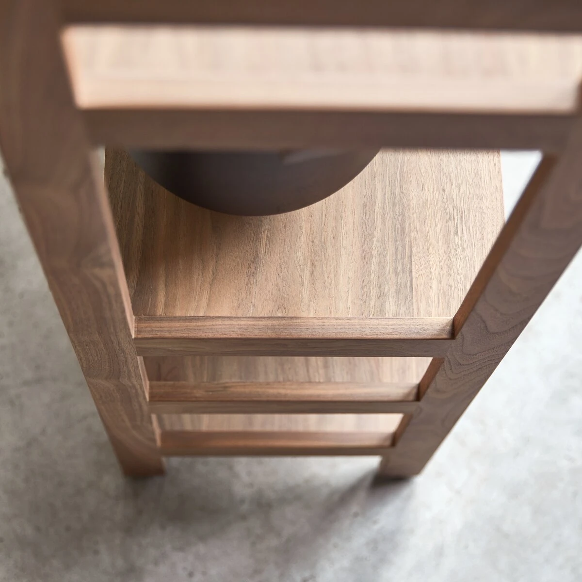 Esmée - Bibliothèque En Noyer 5 Esmée - Bibliothèque En Noyer – Image 3