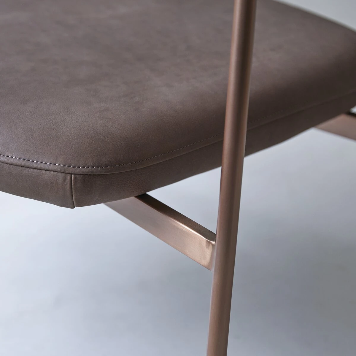 Yutapi - Fauteuil Bas Mohawk Choco En Chêne Massif 9 Yutapi - Fauteuil Bas Mohawk Choco En Chêne Massif – Image 7