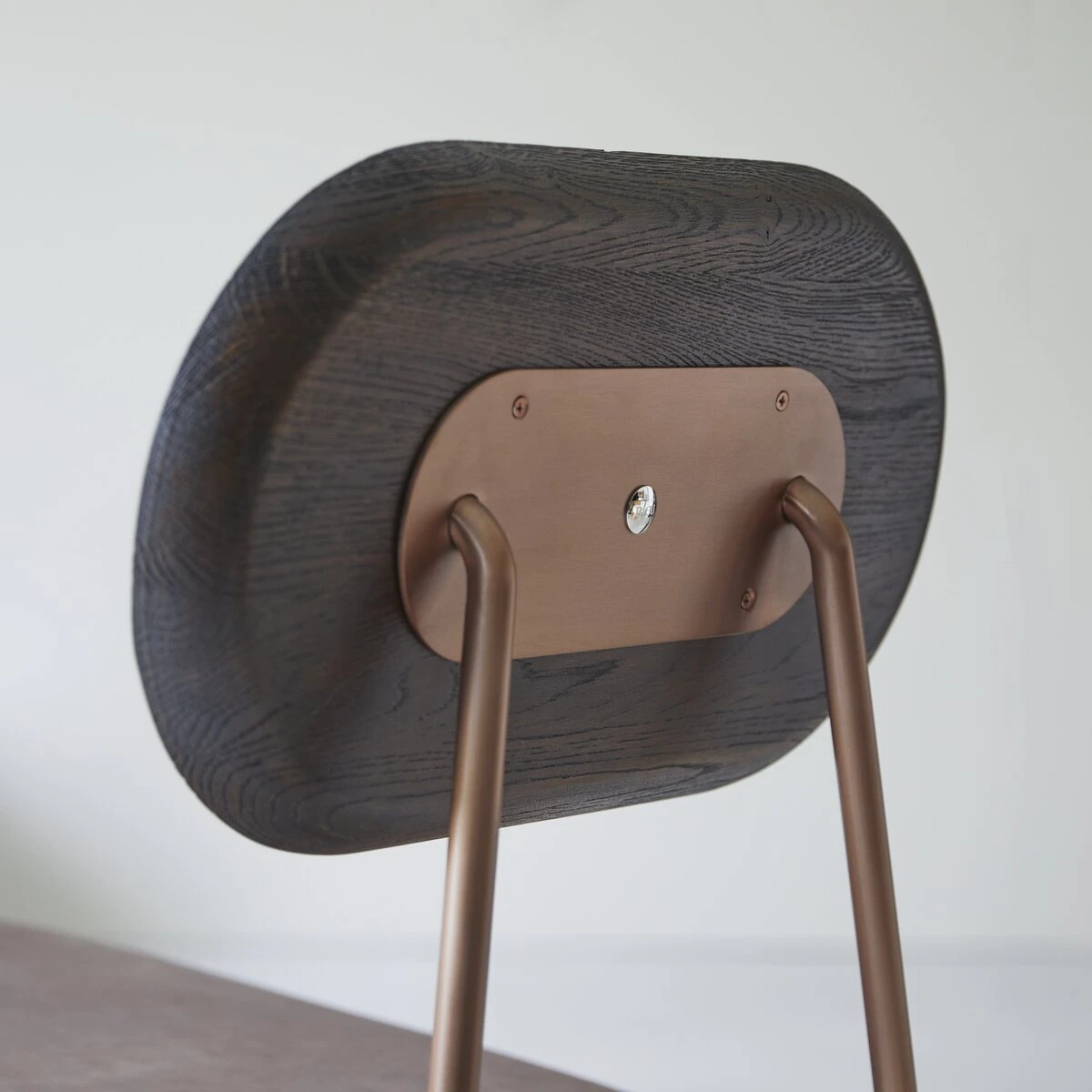 Yutapi - Fauteuil Bas Mohawk Choco En Chêne Massif 10 Yutapi - Fauteuil Bas Mohawk Choco En Chêne Massif – Image 8