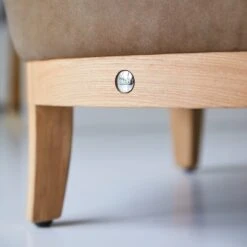 Comoc - Fauteuil En Chêne Massif Et Cuir Cheyenne -Magasin De Meubles 1200 1200 fauteuil comoc en chene massif et cuir cheyenne 4