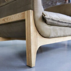 Woodnest - Fauteuil En Chêne Massif Et Cuir Cheyenne -Magasin De Meubles 1200 1200 fauteuil woodnest en chene massif et cuir cheyenne 13