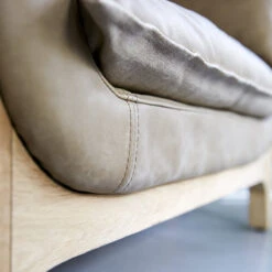 Woodnest - Fauteuil En Chêne Massif Et Cuir Cheyenne -Magasin De Meubles 1200 1200 fauteuil woodnest en chene massif et cuir cheyenne 14