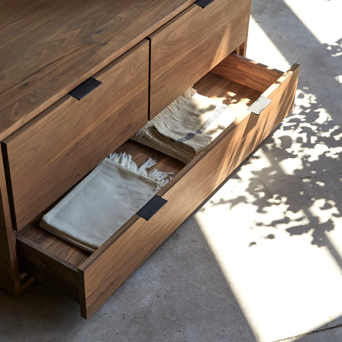 Senson - Meuble TV En Noyer Massif 120 Cm 7 Senson - Meuble TV En Noyer Massif 120 Cm – Image 5