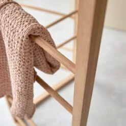 Anton - Porte Serviette En Teck Massif 11 Anton - Porte Serviette En Teck Massif -Magasin De Meubles 1200 1200 porte serviette en teck massif anton 4