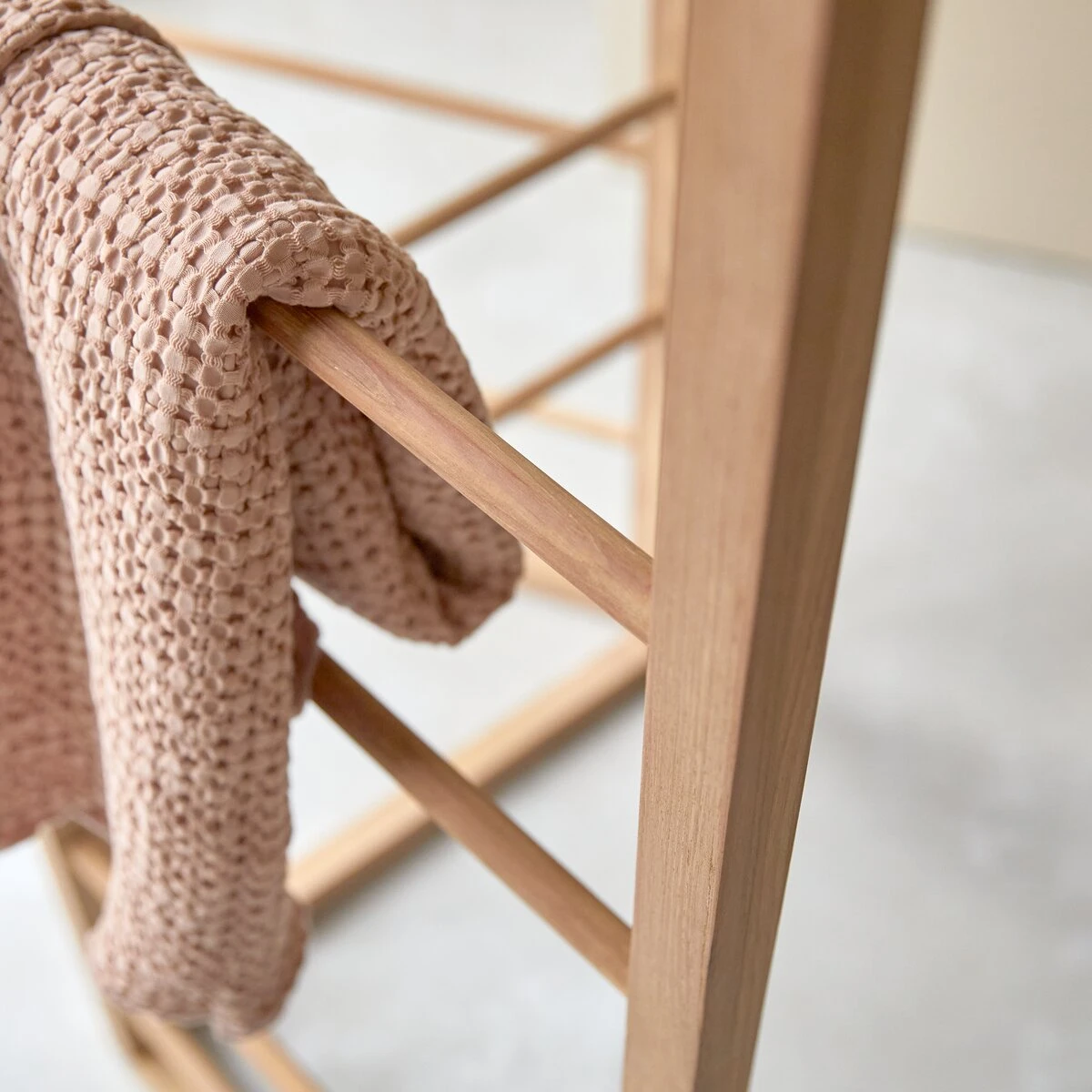 Anton - Porte Serviette En Teck Massif 7 Anton - Porte Serviette En Teck Massif – Image 5