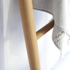 Carla - Porte Serviette En Teck Massif -Magasin De Meubles 1200 1200 porte serviette en teck massif carla 6