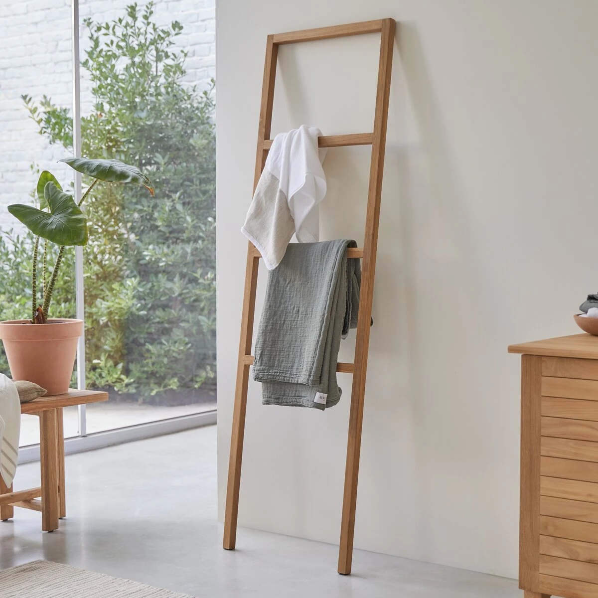 Galyno - Porte Serviette En Teck Massif 6 Galyno - Porte Serviette En Teck Massif – Image 4