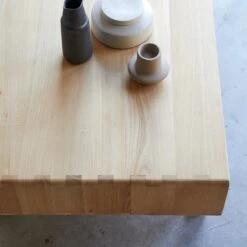 Luis - Table Basse En Orme Massif Et Cannage -Magasin De Meubles 1200 1200 table basse en orme massif et cannage luis 2