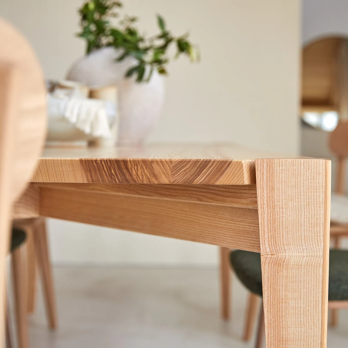 Paulin - Table En Frêne Olivier Massif Français 6-8 Pers. 7 Paulin - Table En Frêne Olivier Massif Français 6-8 Pers. – Image 5