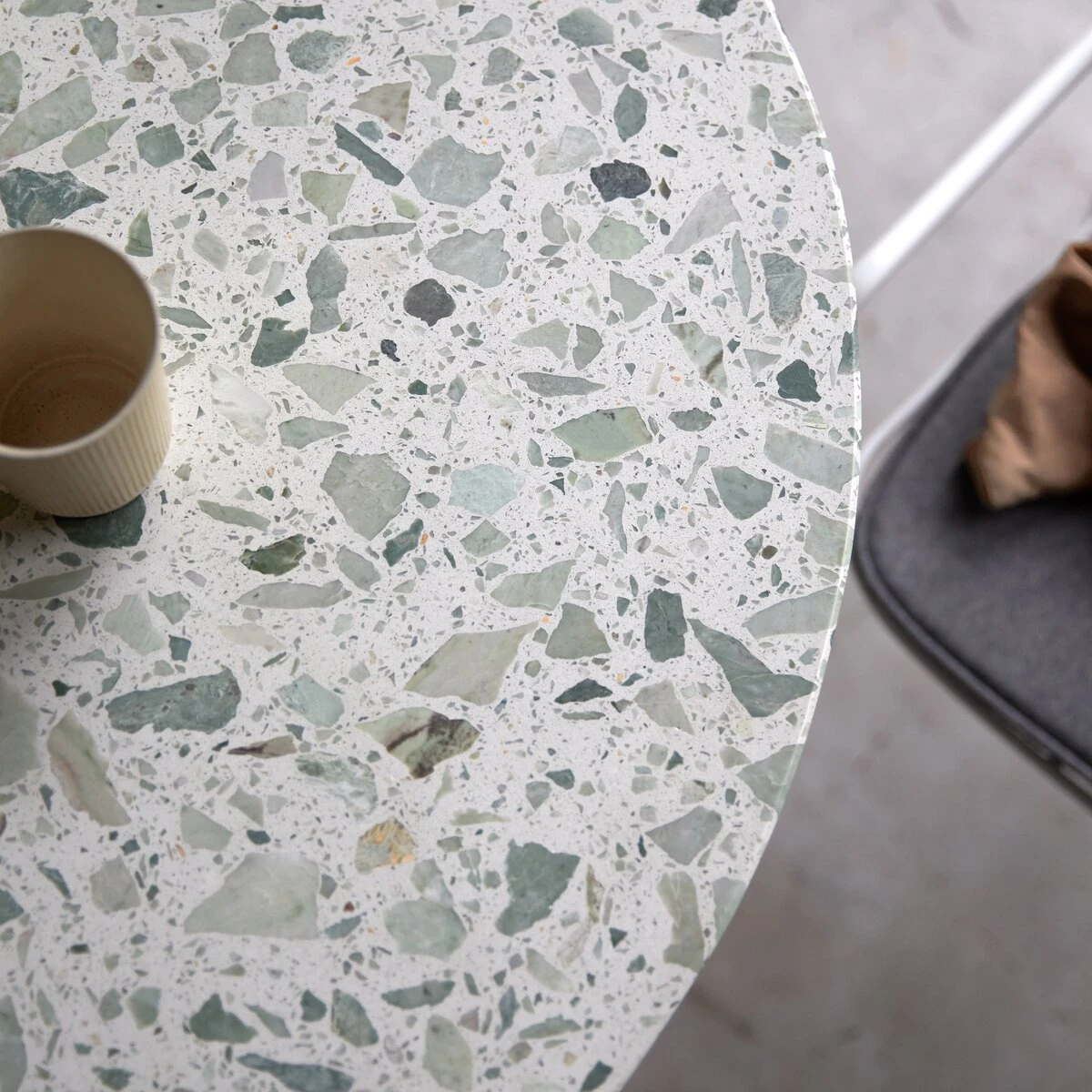 Elio - Table Ronde En Terrazzo Premium Et Métal Green 4 Pers. 3 Elio - Table Ronde En Terrazzo Premium Et Métal Green 4 Pers.