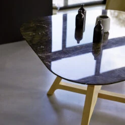 Stoneleaf - Table En Chêne Massif Et Marbre 2/4 Pers. -Magasin De Meubles 1200 1200 table stoneleaf en chene massif et marbre 2 4 pers 2