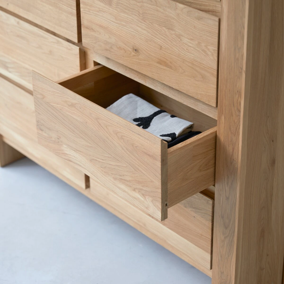 Eden - Vaisselier En Chêne Massif 5 Eden - Vaisselier En Chêne Massif – Image 3