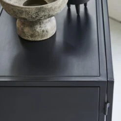 Emil - Vitrine Basse En Métal -Magasin De Meubles 1200 1200 vitrine basse en metal emil 2