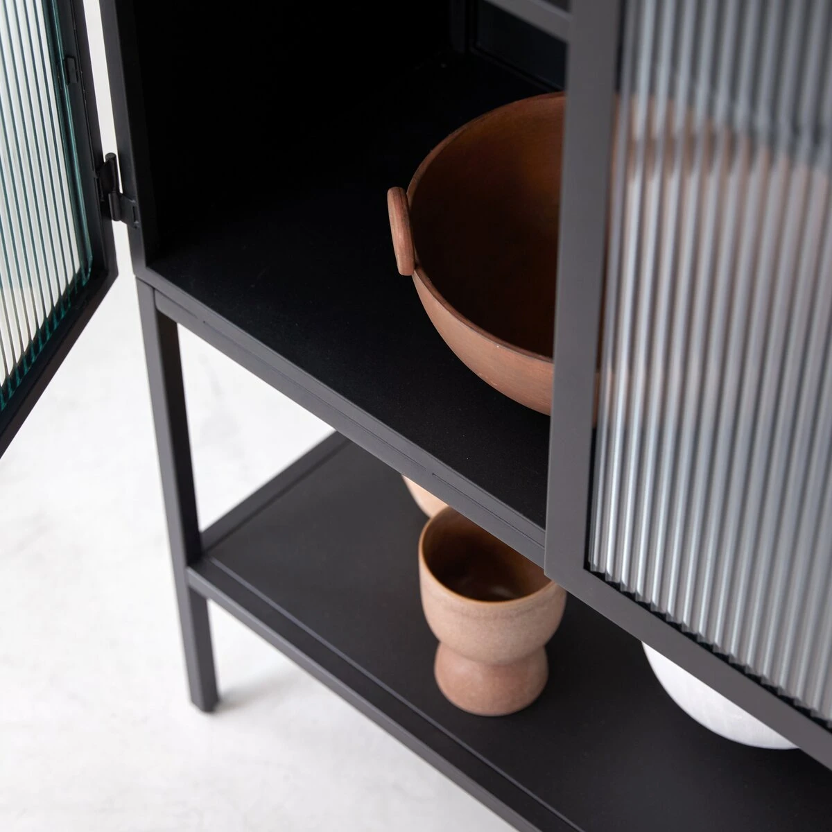 Antonin - Vitrine En Métal 7 Antonin - Vitrine En Métal – Image 5