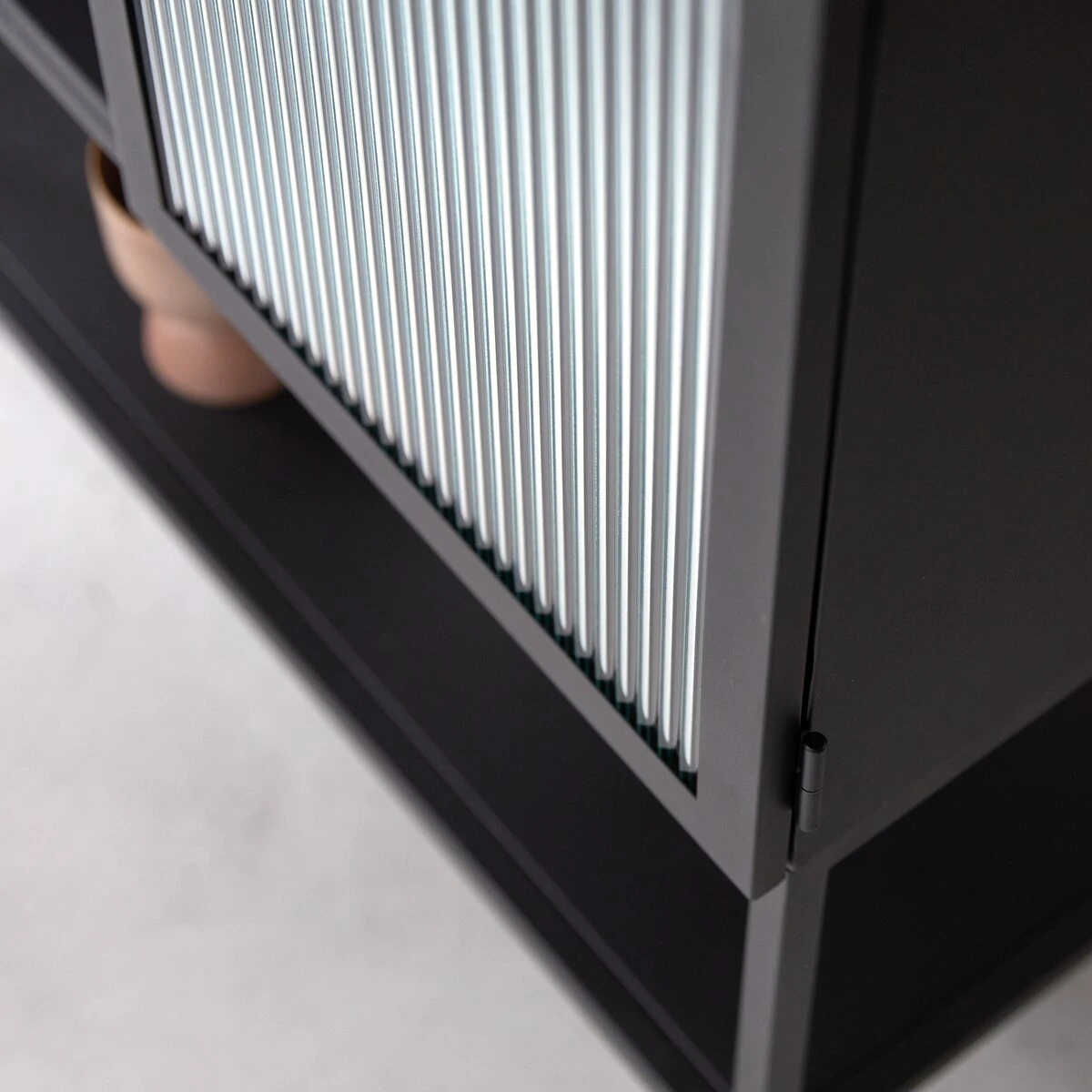 Antonin - Vitrine En Métal 8 Antonin - Vitrine En Métal – Image 6